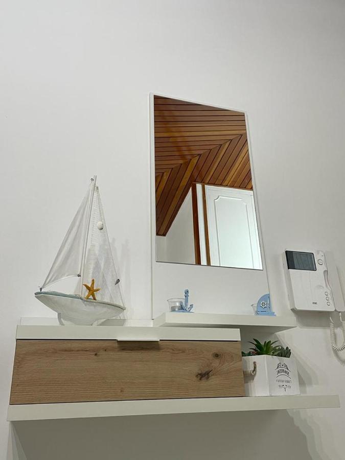 The White Sail - Mondello Apartment With Terrace - Casa Di Vincenzo E Andrea Εξωτερικό φωτογραφία